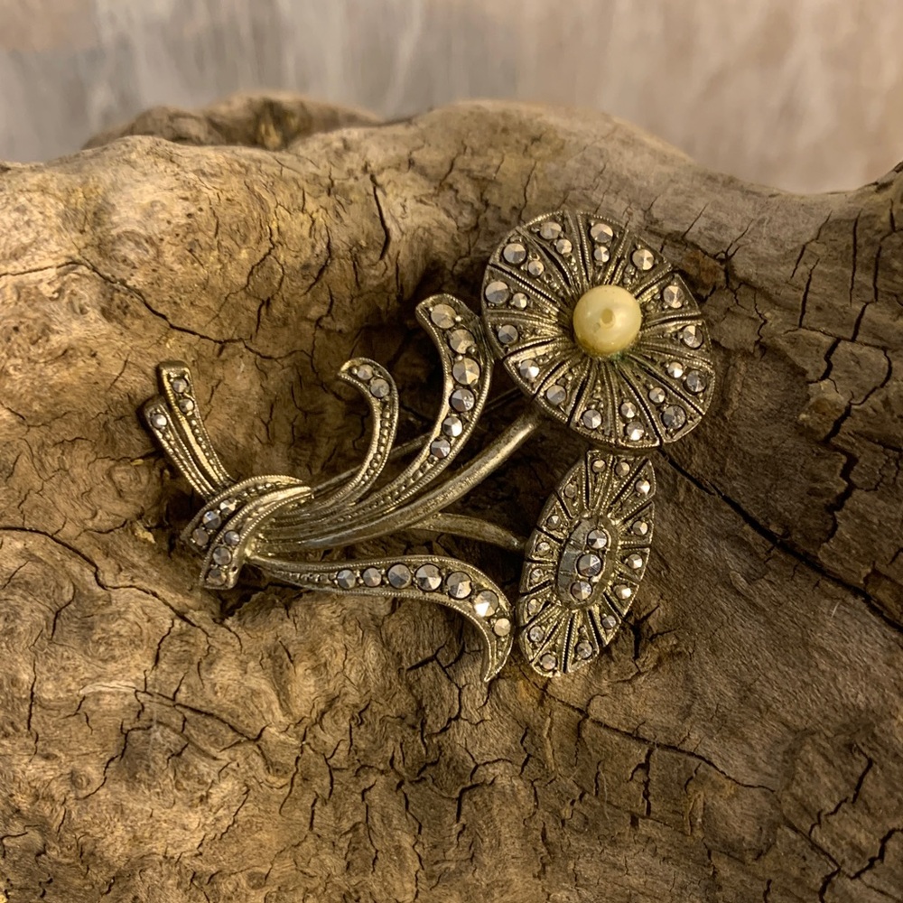 Vintage 800 Silver Floral Brooch with Pearl Accent